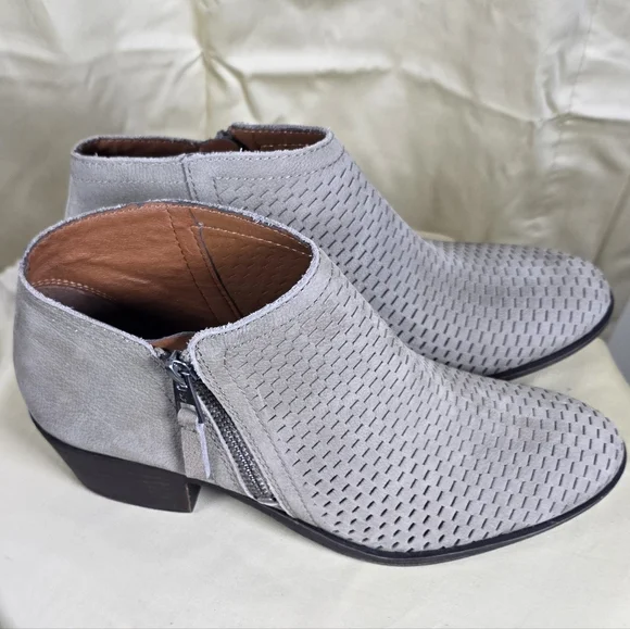 Lucky Brand Bohemian Cabincore Beige Suede Perforated Ankle Booties 8.5M - Picture 11 of 13